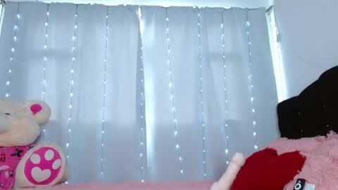 charlothe_wright online show from May 31, 5:09 pm