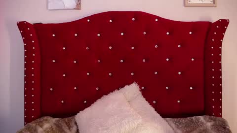 charlotte1_ls online show from March 3, 9:48 pm