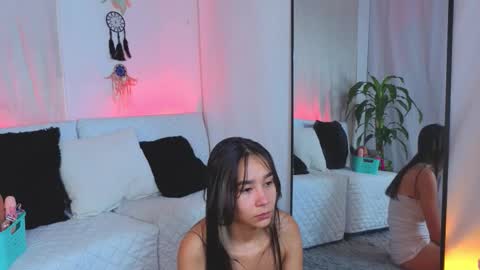 Snapshot of charlotte_copper chatting on September 19, 9:22 am Charlotte online show from September 19, 9:22 am