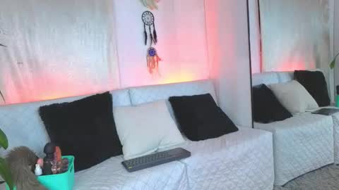 Snapshot of charlotte_copper chatting on October 17, 10:29 am Charlotte online show from October 17, 10:29 am