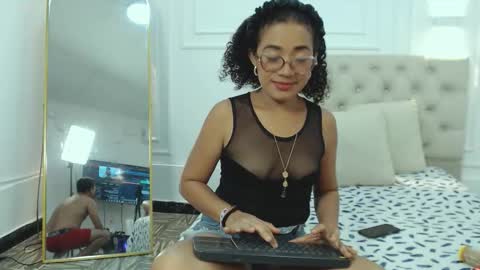 Snapshot of charlotte_dante212 chatting on October 24, 4:53 am charlottte y dante online show from October 24, 4:53 am