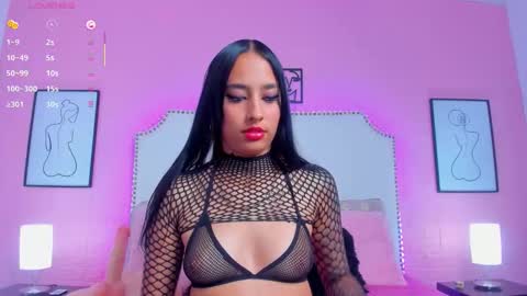 Snapshot of charlotte_kisss chatting on November 13, 7:57 pm Charlotte online show from November 13, 7:57 pm