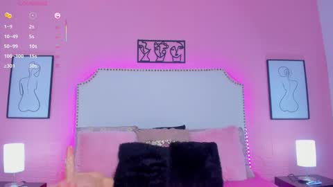 Snapshot of charlotte_kisss chatting on November 19, 7:36 pm Charlotte online show from November 19, 7:36 pm