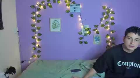 Snapshot of charlotte_queeen chatting on February 25, 12:47 am Charlotte online show from February 25, 12:47 am