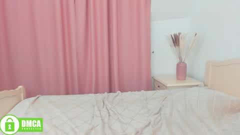 Snapshot of charlotte_wow chatting on December 12, 7:15 pm Charlotte online show from December 12, 7:15 pm