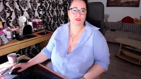 Snapshot of charlottediamonds chatting on September 27, 5:18 pm Charlotte Diamonds online show from September 27, 5:18 pm