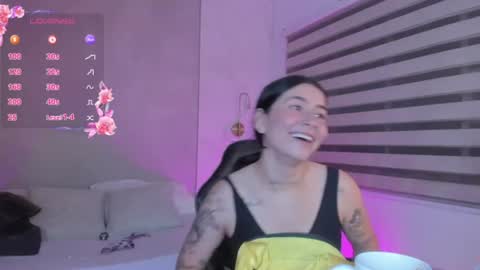 Charlottee online show from August 1, 2:22 am