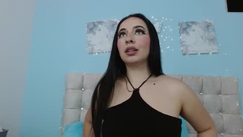 charlottee_evanss_ online show from December 21, 12:18 am