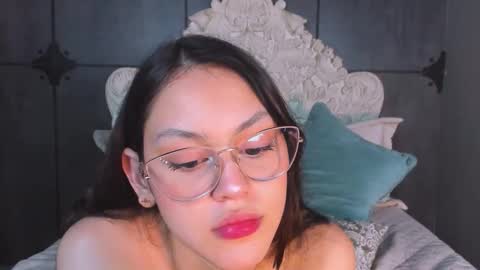 charlottegray_1 online show from November 2, 12:57 am