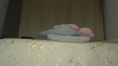 Snapshot of charlottehorny1 chatting on April 2, 1:36 am charlottehorny1 online show from April 2, 1:36 am
