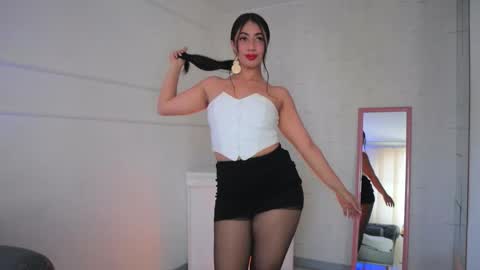 Lauren Rus online show from November 27, 12:51 pm