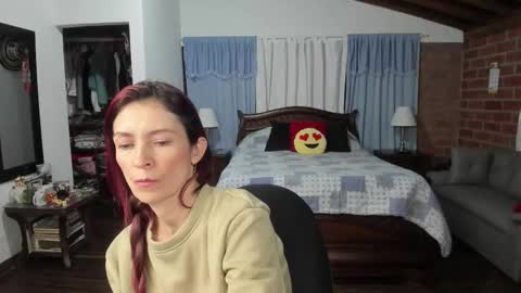 Snapshot of charlottewillson chatting on November 14, 4:00 am Charlotte online show from November 14, 4:00 am