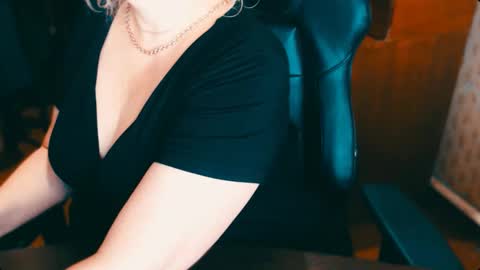 CharlotteXTasty online show from January 24, 10:11 am