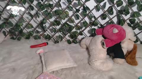 Snapshot of charly_evans60 chatting on March 5, 2:46 am charly_evans60 online show from March 5, 2:46 am