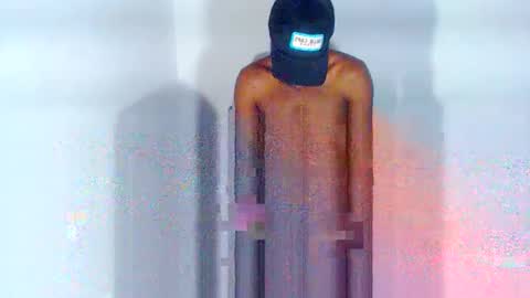 Snapshot of charly_vergonti_ chatting on February 2, 8:46 am charly_vergonti_ online show from February 2, 8:46 am