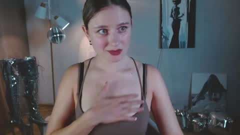 Snapshot of charming_beauty chatting on July 8, 7:02 am Michelle online show from July 8, 7:02 am