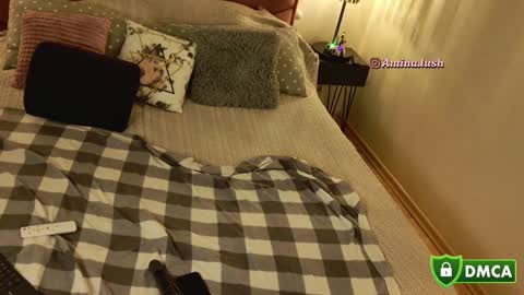 Snapshot of charming_sexuality chatting on December 26, 11:46 pm insta  online show from December 26, 11:46 pm