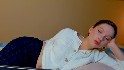 Snapshot of charmingkatie chatting on October 24, 2:57 pm katie online show from October 24, 2:57 pm