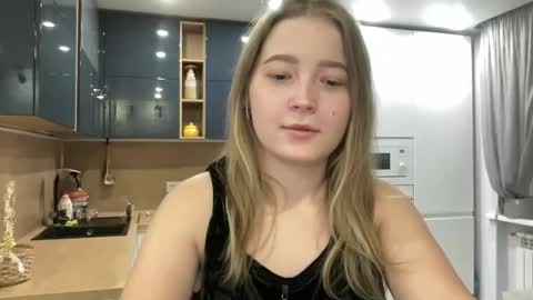 Sarah online show from September 12, 3:01 pm