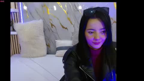 Snapshot of charmmykitty11 chatting on July 18, 12:59 am charmmykitty11 online show from July 18, 12:59 am