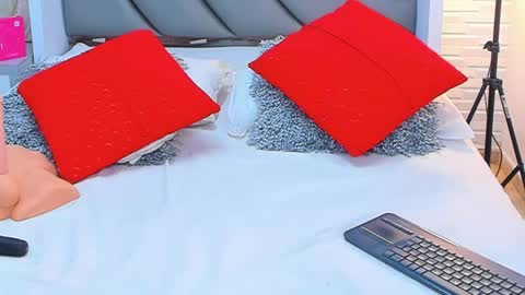 Snapshot of charonstom chatting on November 18, 1:37 pm Charon Stom online show from November 18, 1:37 pm