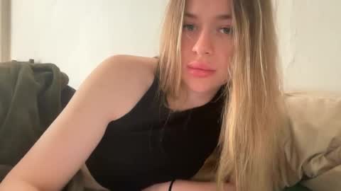 charrry online show from June 16, 9:39 pm