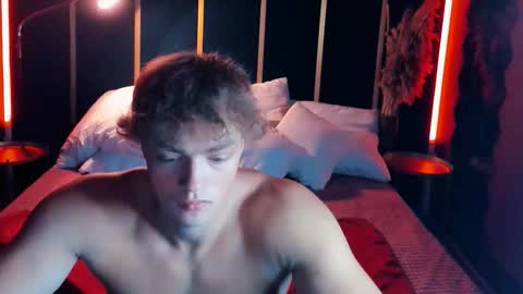 Snapshot of chase_muscular chatting on September 19, 10:27 am Chase online show from September 19, 10:27 am
