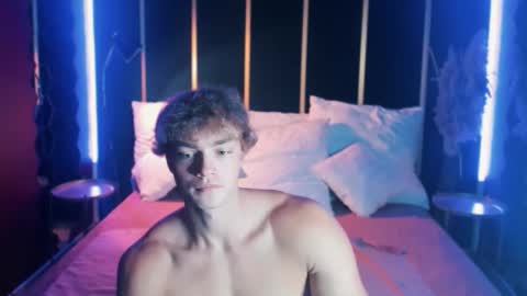 Snapshot of chase_muscular chatting on September 21, 10:28 am Chase online show from September 21, 10:28 am