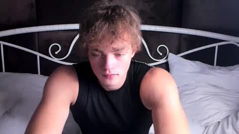 Snapshot of chase_muscular chatting on September 25, 10:30 am Chase online show from September 25, 10:30 am