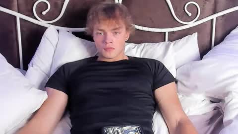 Snapshot of chase_muscular chatting on October 1, 10:32 am Chase online show from October 1, 10:32 am