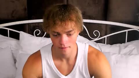 Snapshot of chase_muscular chatting on October 15, 8:31 pm Chase online show from October 15, 8:31 pm