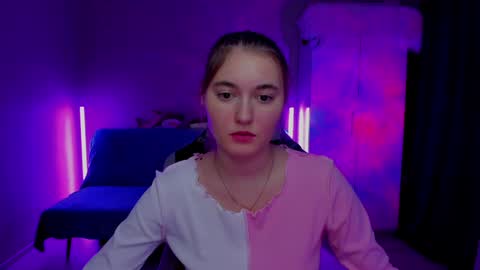 Snapshot of chatur_lady_ chatting on December 11, 9:09 am Betty online show from December 11, 9:09 am