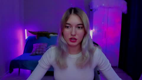 Snapshot of chatur_lady_ chatting on December 23, 7:06 am Betty online show from December 23, 7:06 am