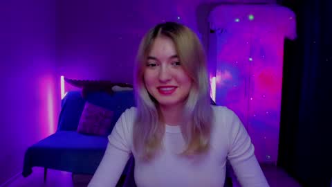 Snapshot of chatur_lady_ chatting on December 28, 2:01 am Betty online show from December 28, 2:01 am