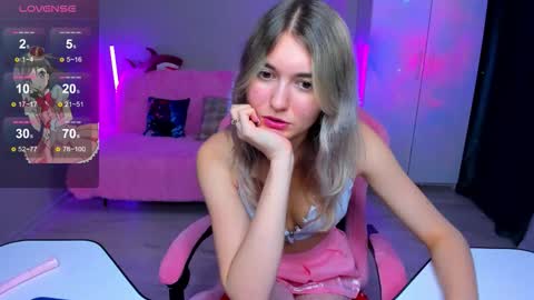 Snapshot of chatur_lady_ chatting on November 15, 6:11 am Betty online show from November 15, 6:11 am