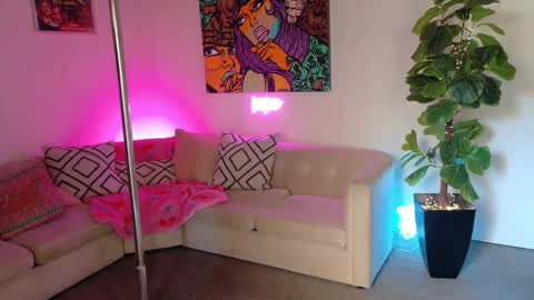 Snapshot of chaturhoe chatting on October 17, 11:18 pm Rockhard Cockstar N Roxynyes online show from October 17, 11:18 pm