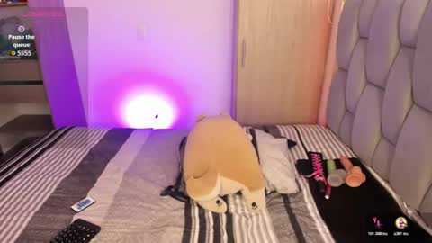 Snapshot of chaturmodels chatting on November 7, 11:10 am Sophie online show from November 7, 11:10 am