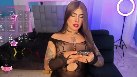 Snapshot of chaturmodels chatting on June 6, 6:23 pm Sophie online show from June 6, 6:23 pm