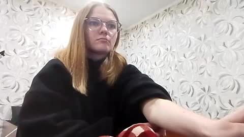 Snapshot of chauknispel chatting on May 17, 9:22 pm Olivia online show from May 17, 9:22 pm