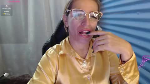 CHAYLA VICTORIA RUIZ  online show from June 3, 1:46 pm