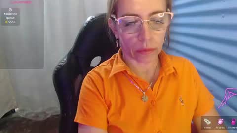 CHAYLA VICTORIA RUIZ  online show from June 15, 2:41 pm