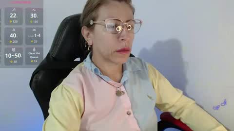 CHAYLA VICTORIA RUIZ  online show from June 25, 10:20 am