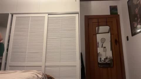 Snapshot of chazdazle chatting on October 30, 8:16 am Chaz online show from October 30, 8:16 am