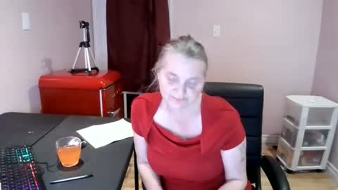 Snapshot of chealsiek chatting on November 7, 1:27 am chealsiek online show from November 7, 1:27 am