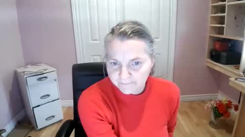 chealsiek online show from January 15, 2:54 pm