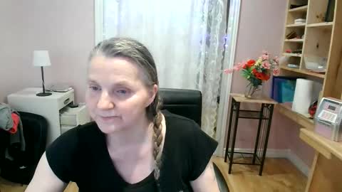 chealsiek online show from May 16, 1:02 am