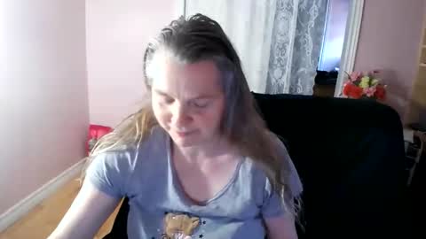 chealsiek online show from June 5, 11:27 am