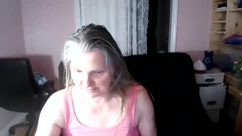 chealsiek online show from June 11, 12:32 am