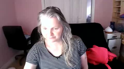 chealsiek online show from June 12, 1:54 pm