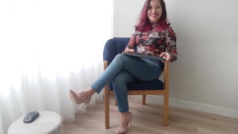 Regina Phalange online show from November 11, 5:13 pm